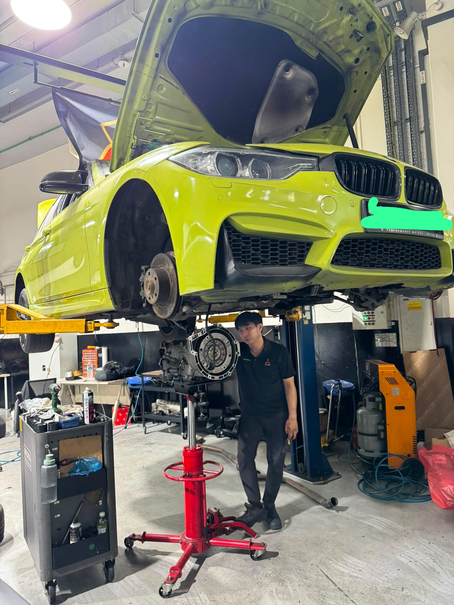 BMW Gearbox Oil Change in Singapore: The “Lifetime Fluid” Myth (2026 Guide)